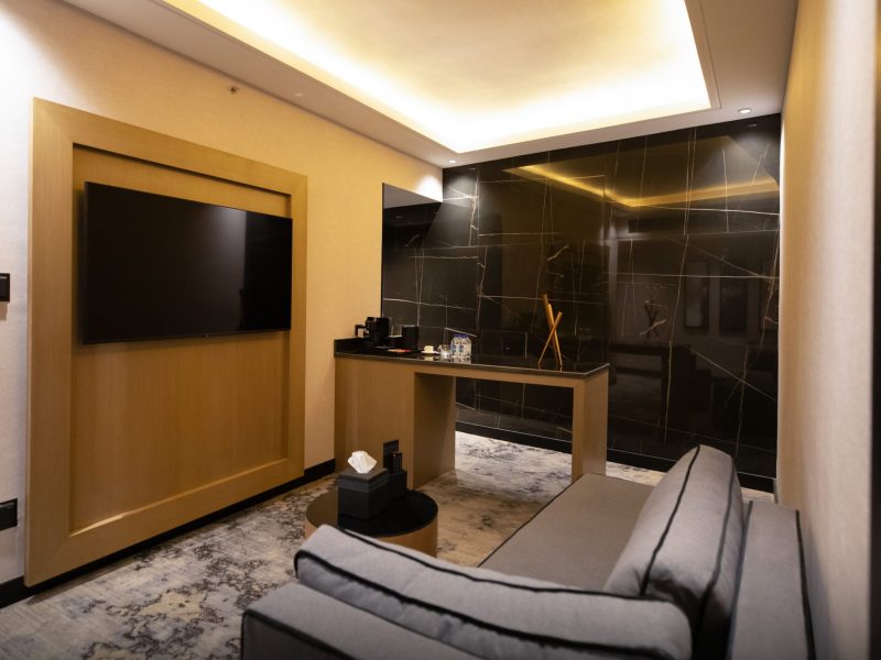 SUITE LIVING ROOM -SMALL
